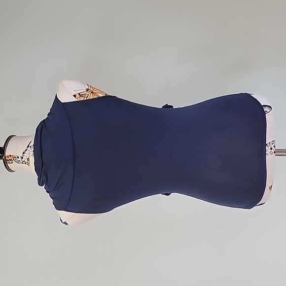 Arden B. Dark Blue Sleeveless Top - Form Fitting, Size M - Picture 3 of 7